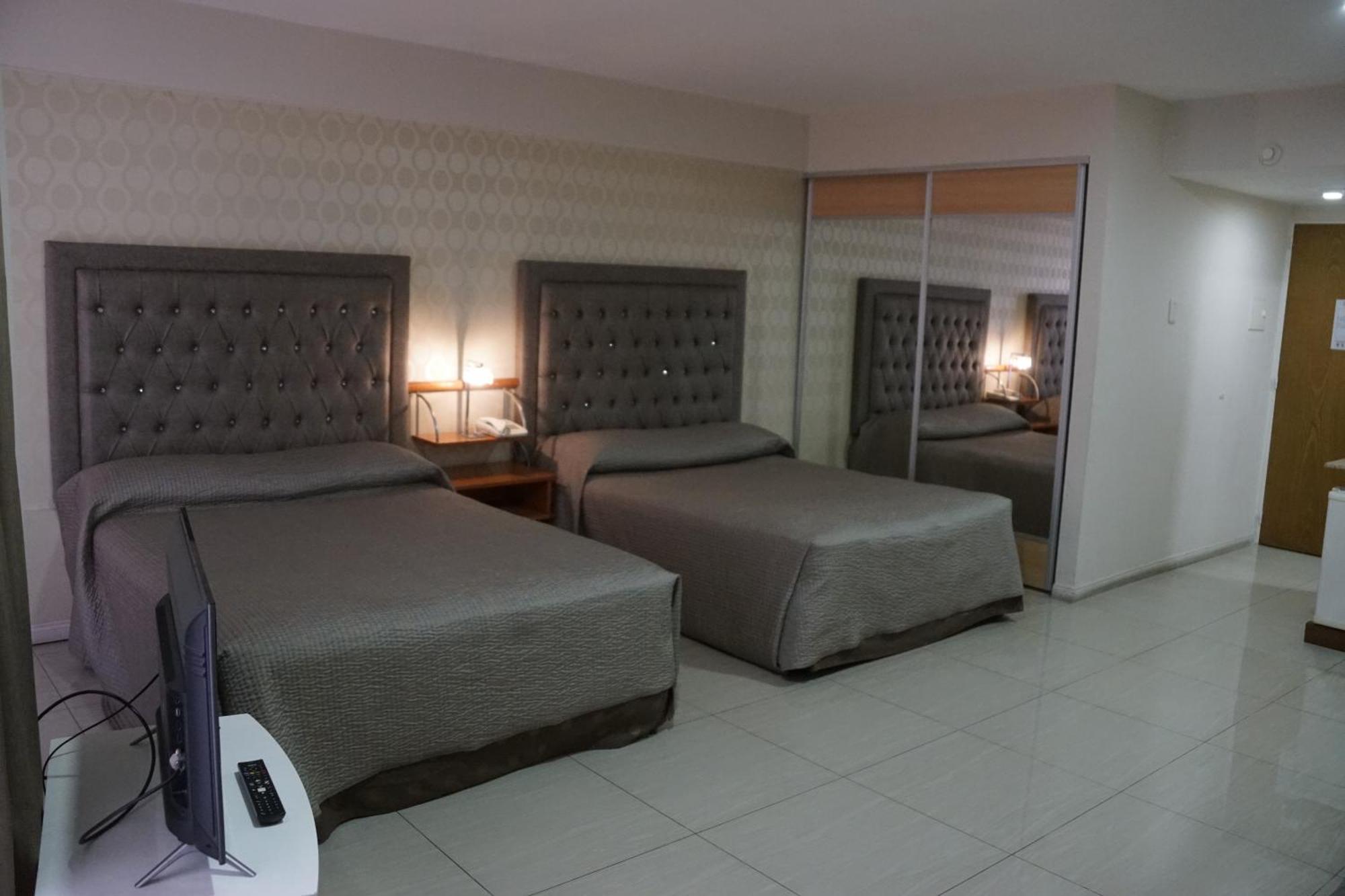 Hotel Howard Johnson Rosario Kültér fotó