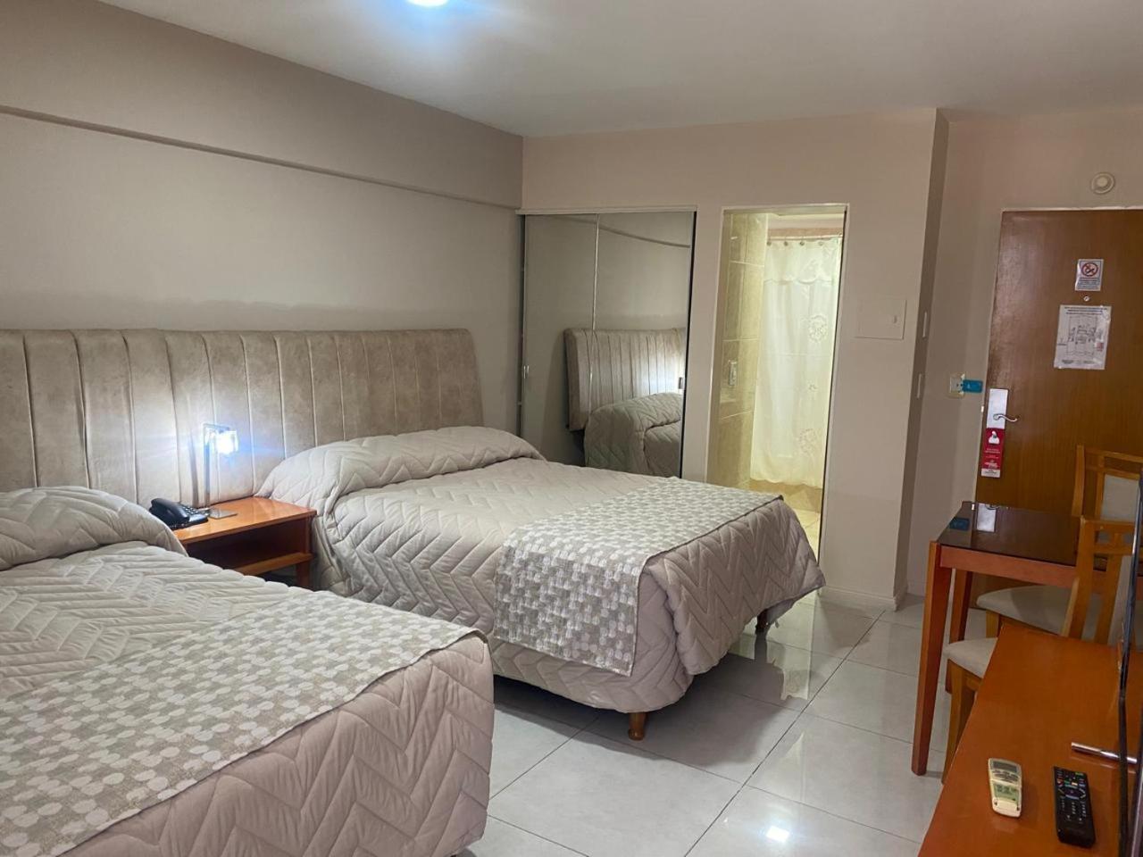 Hotel Howard Johnson Rosario Kültér fotó