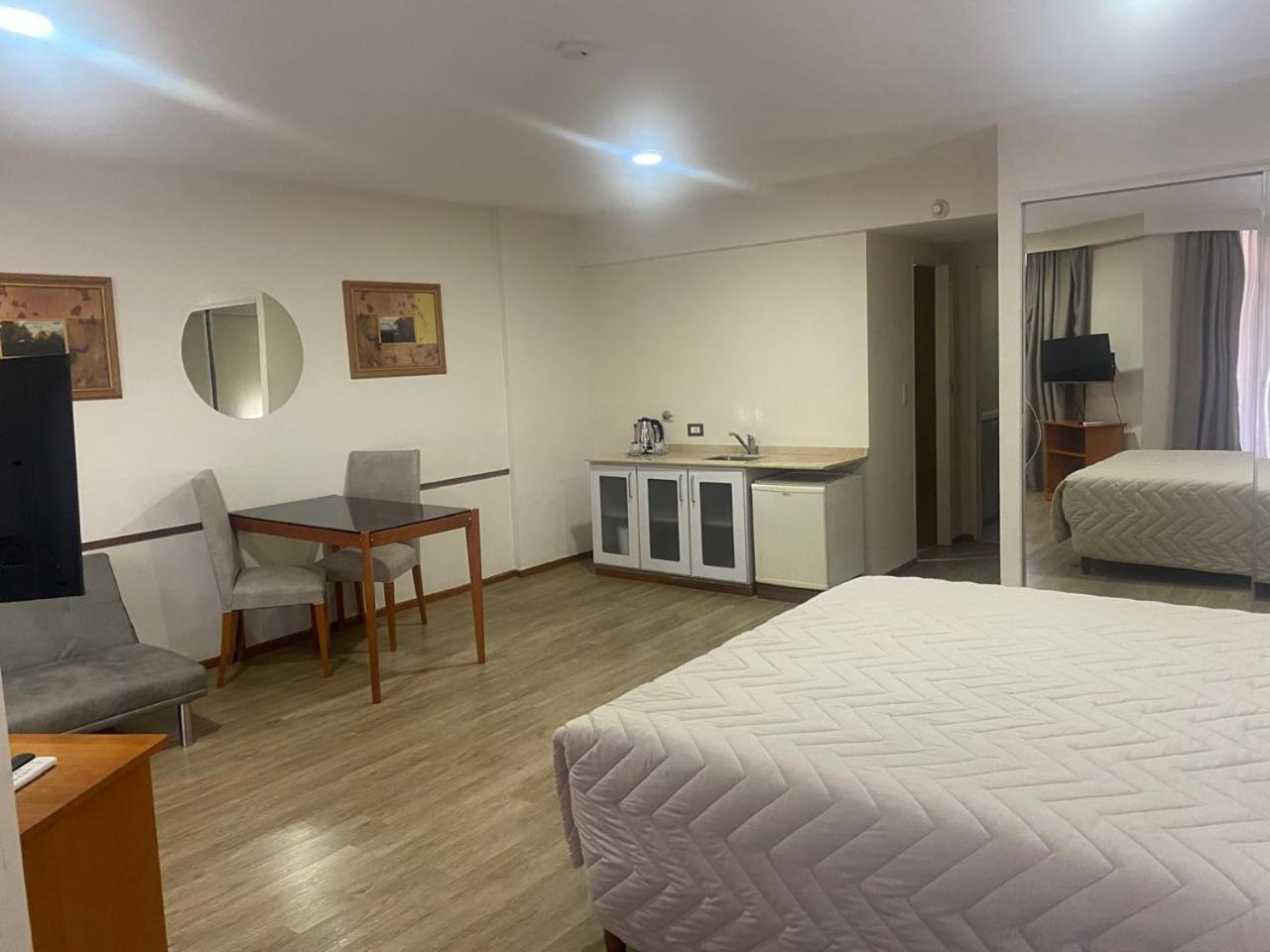 Hotel Howard Johnson Rosario Kültér fotó