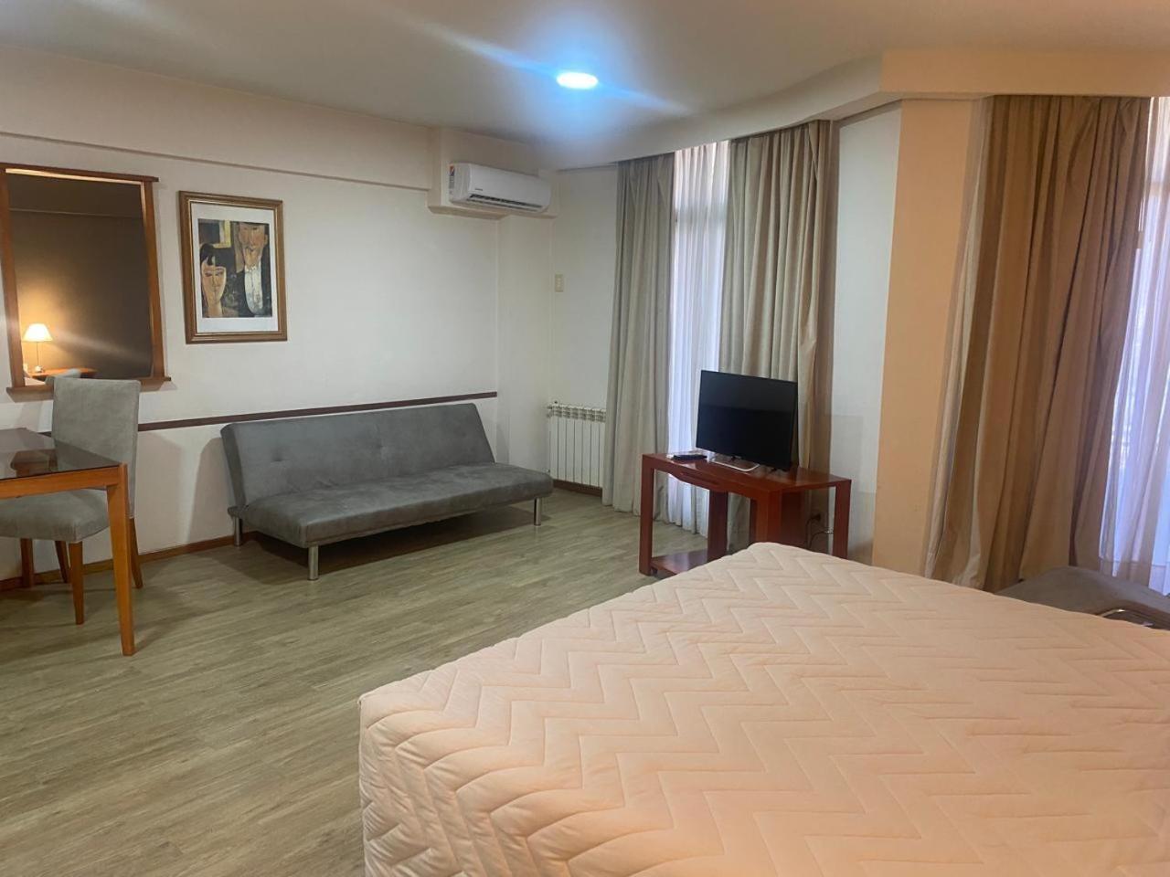 Hotel Howard Johnson Rosario Kültér fotó