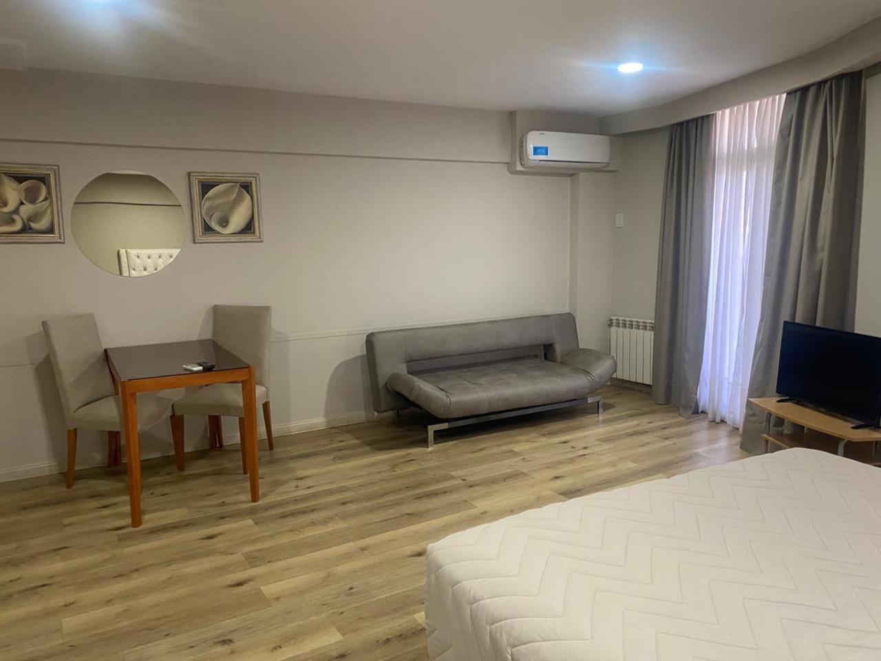 Hotel Howard Johnson Rosario Kültér fotó
