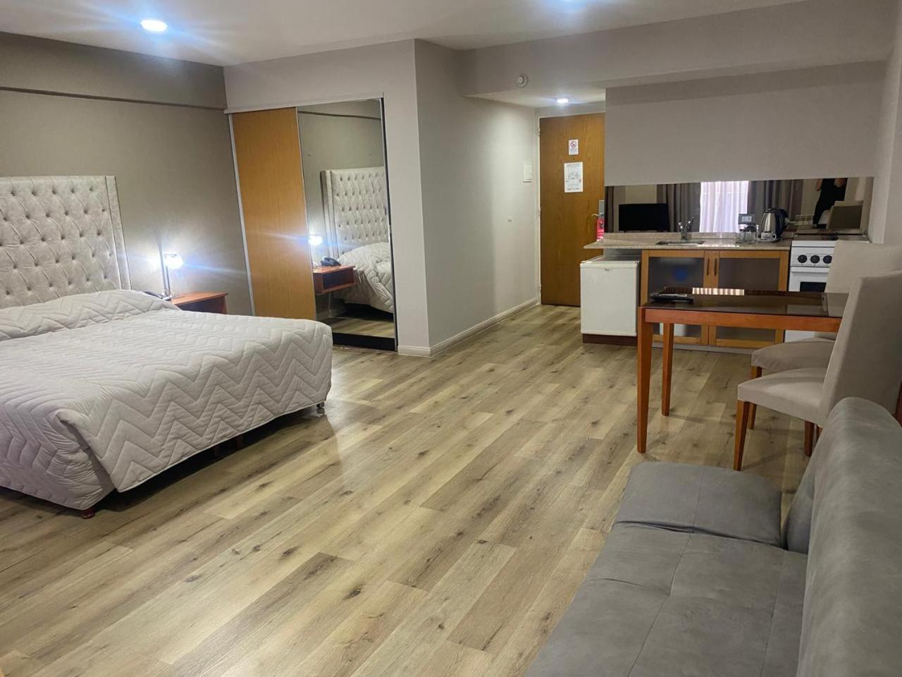 Hotel Howard Johnson Rosario Kültér fotó