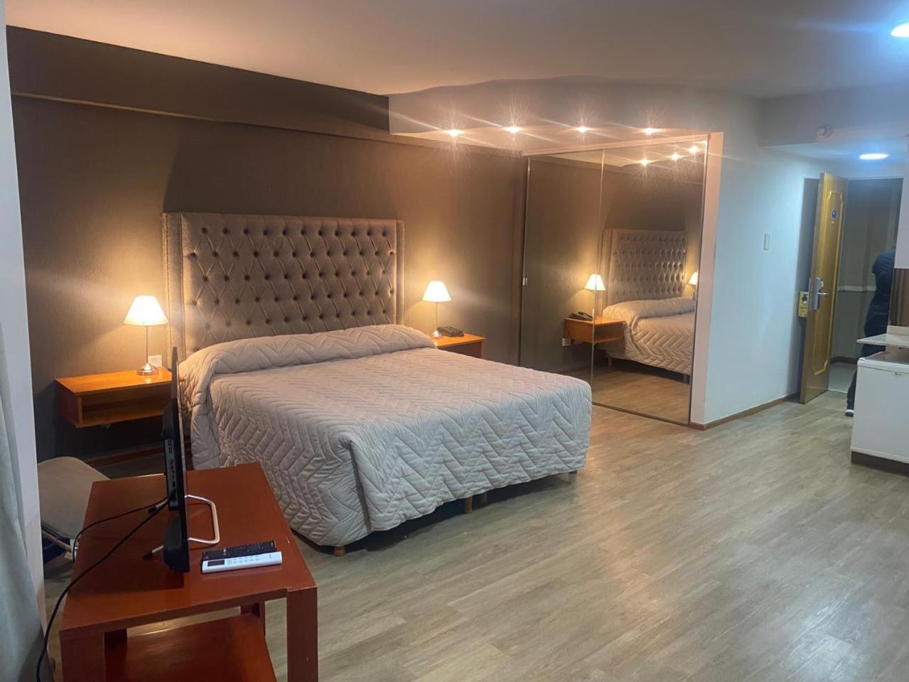 Hotel Howard Johnson Rosario Kültér fotó