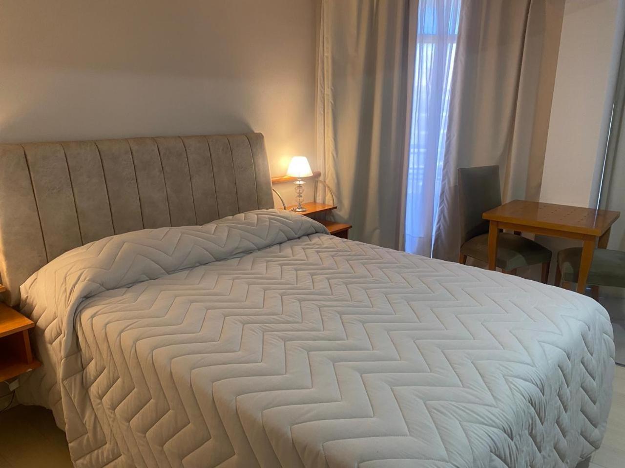 Hotel Howard Johnson Rosario Kültér fotó