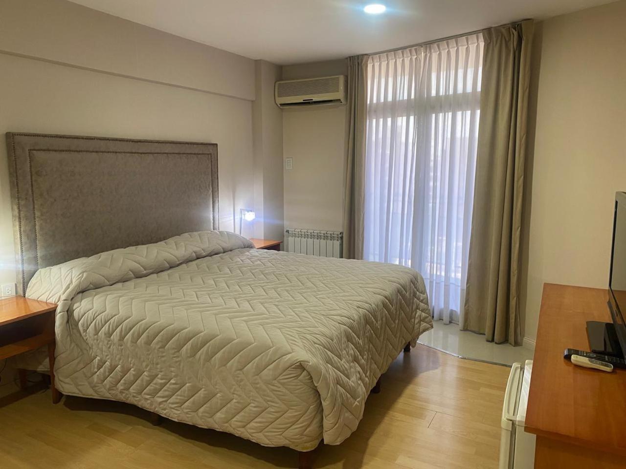 Hotel Howard Johnson Rosario Kültér fotó