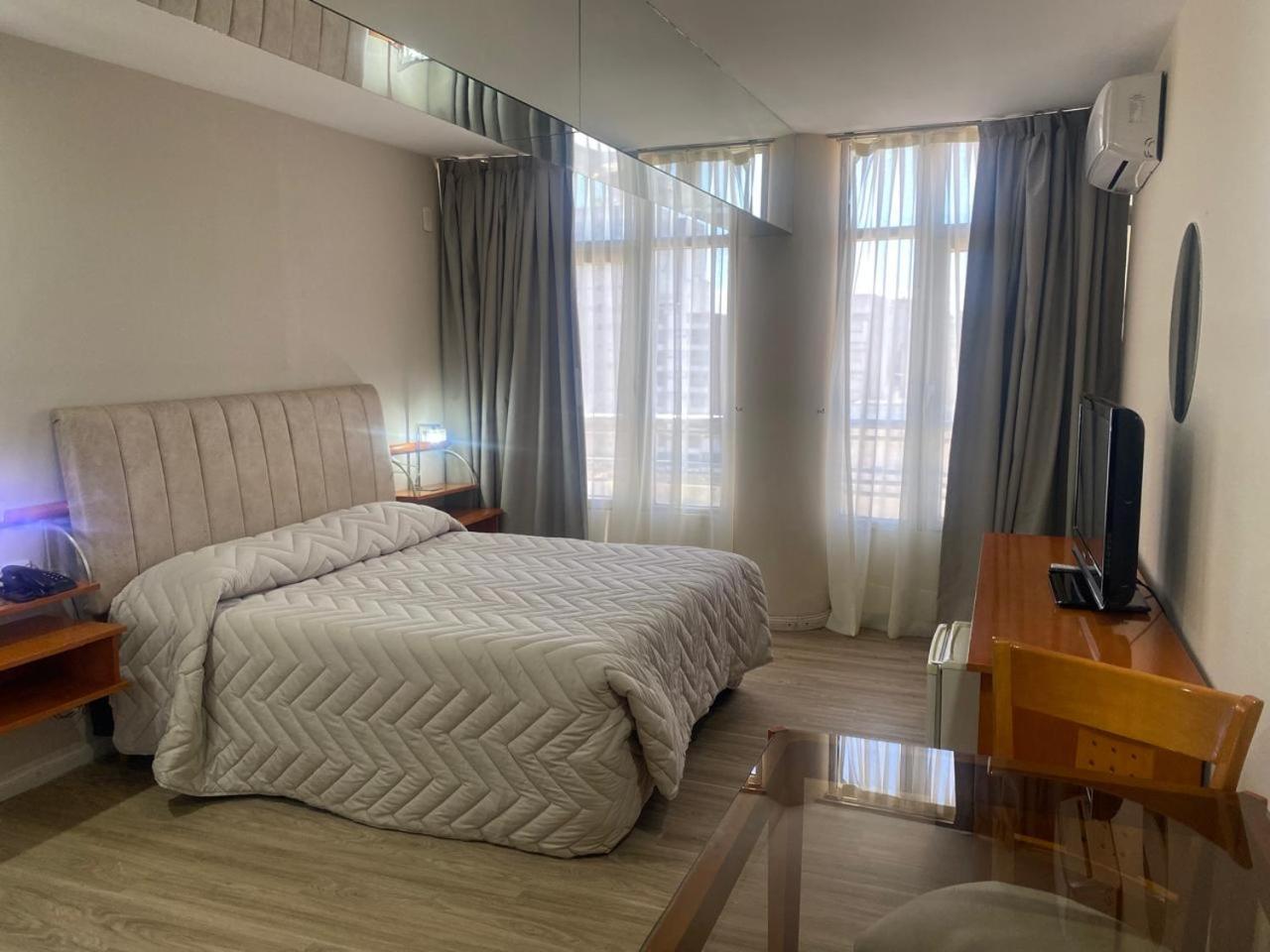 Hotel Howard Johnson Rosario Kültér fotó