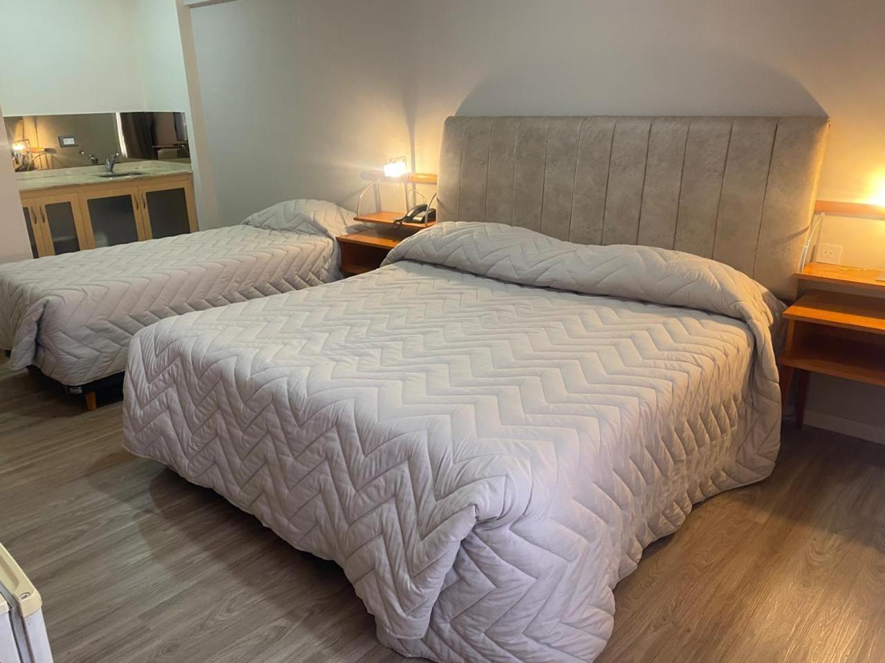 Hotel Howard Johnson Rosario Kültér fotó