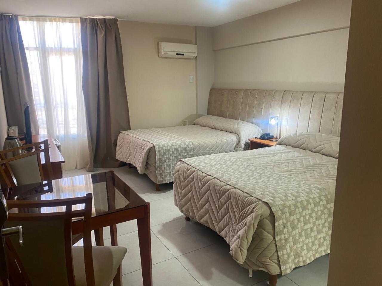 Hotel Howard Johnson Rosario Kültér fotó